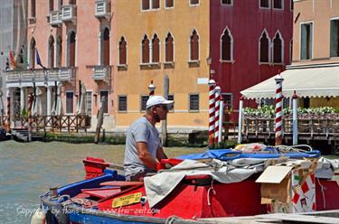 We explore Venice, DSE_8153_b_H490